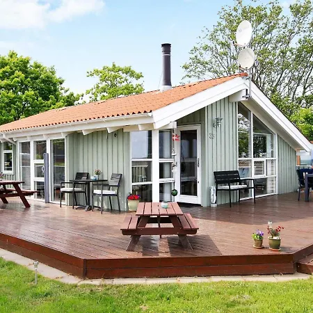 6 Person Holiday In Ferienhaus *